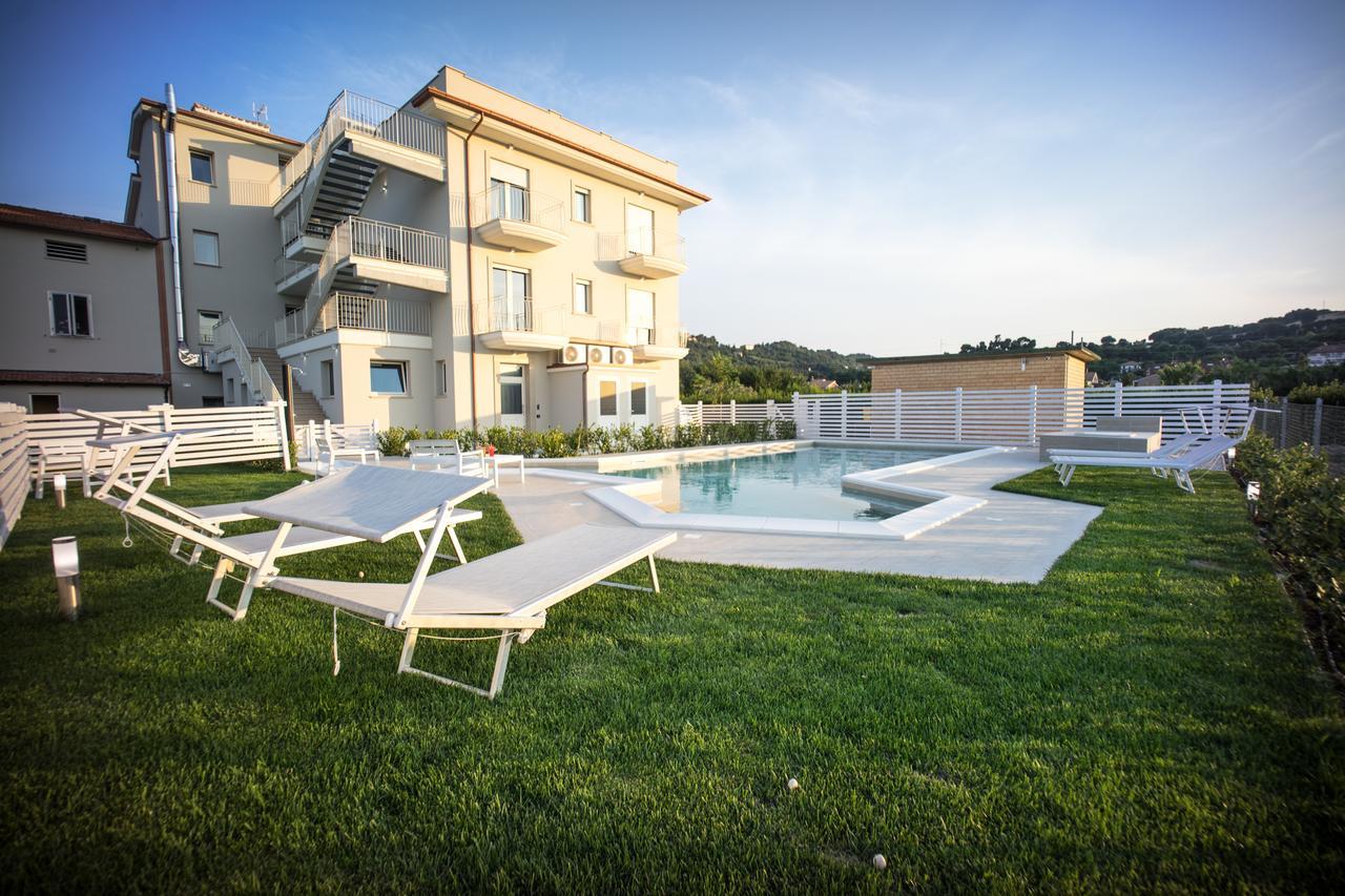 Hotel Palmensis Marina Palmense Buitenkant foto
